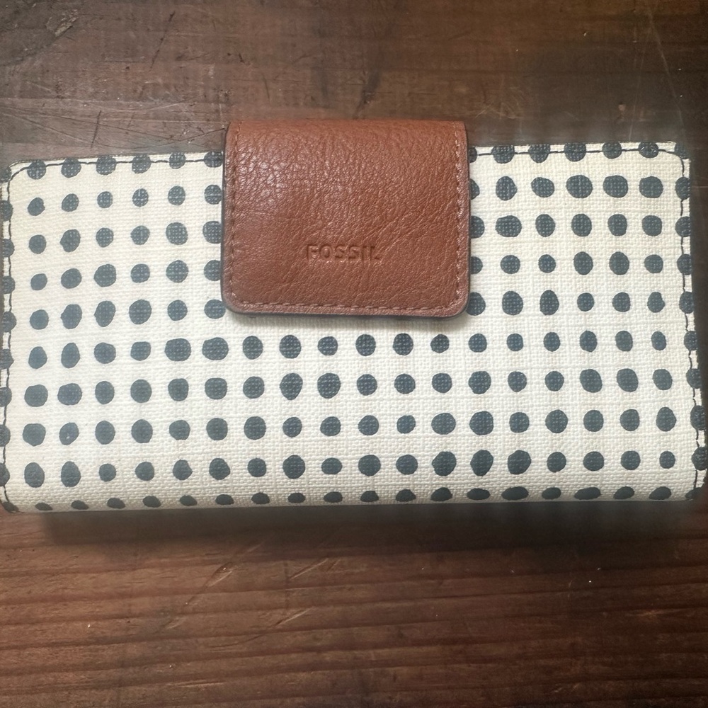 Fossil clutch wallet
